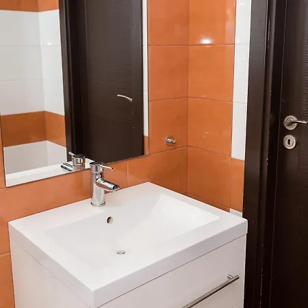 Modern 2-level With Balcony In By Flat Mаnager 公寓 *