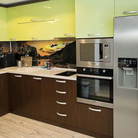 Modern 2-level With Balcony In By Flat Mаnager 公寓